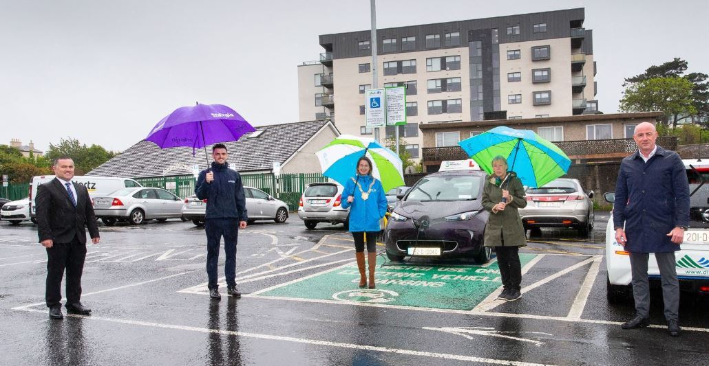 L-R Aidan Blighe & Robert Burns, Director of Services, Dún Laoghaire-Rathdo