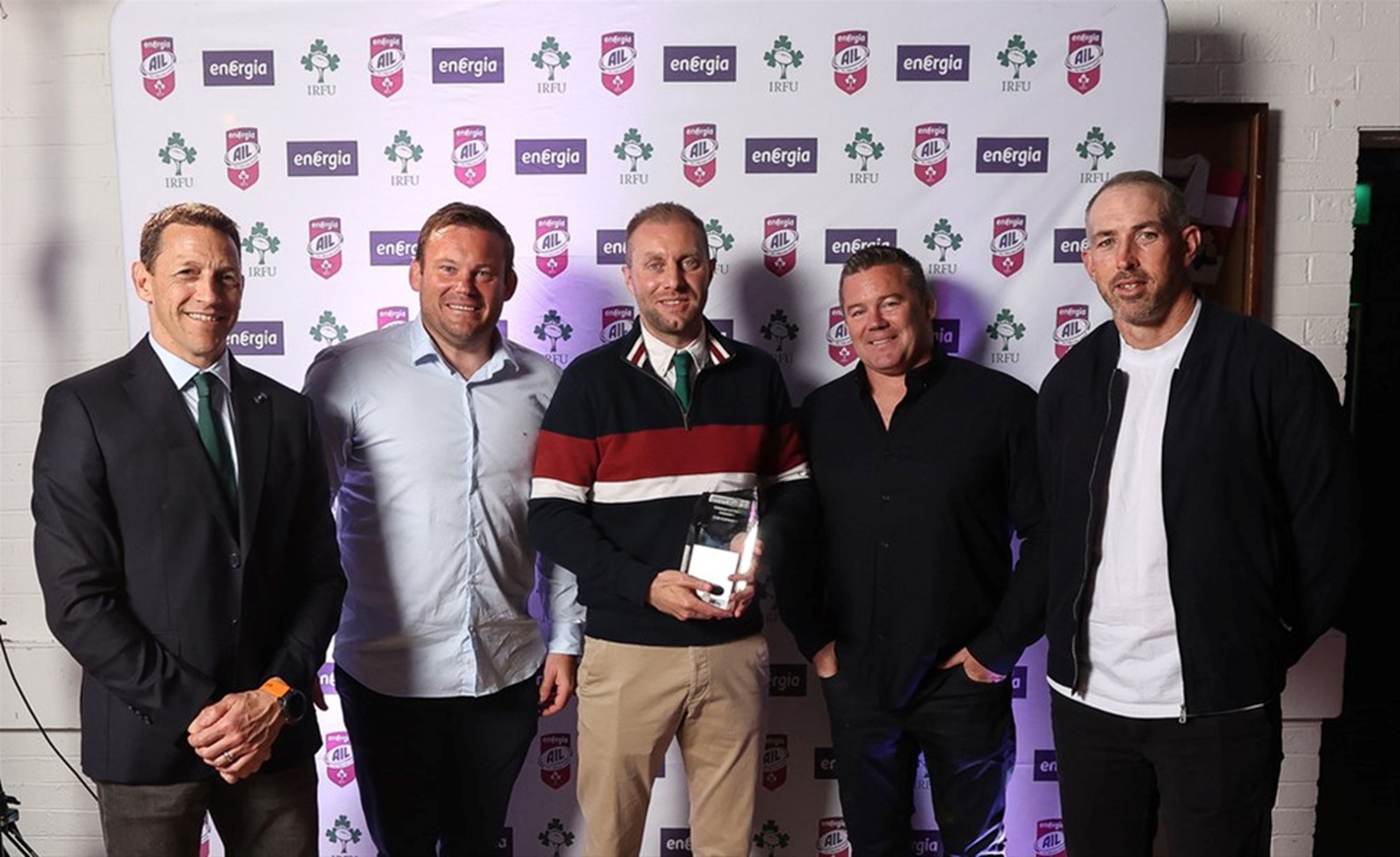 Dan Carson Energia All-Ireland League Referee of the Year 2024/25, with Ireland’s Women’s Head Coach Scott Bemand, Women’s Scrum Coach Denis Fogarty, National Scrum Coach John Fogarty and Men’s Backs Coach Andrew Goodman