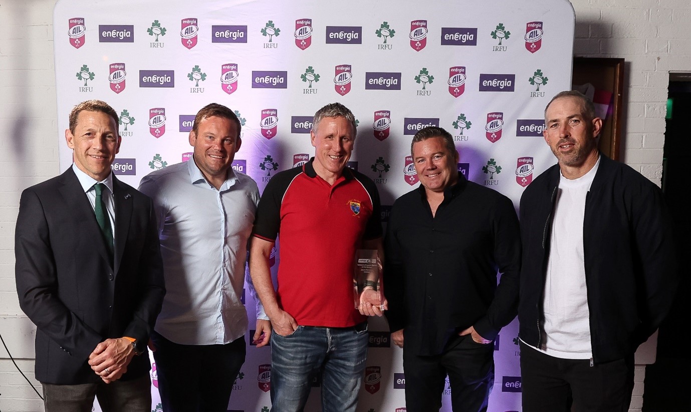 is Jason Moreton of Wicklow RFC, Energia All-Ireland League Women’s Division Coach of the Year 2024/25 with Ireland’s Women’s Head Coach Scott Bemand, Women’s Scrum Coach Denis Fogarty, National Scrum Coach John Fogarty and Men’s Backs Coach Andrew Goodman.